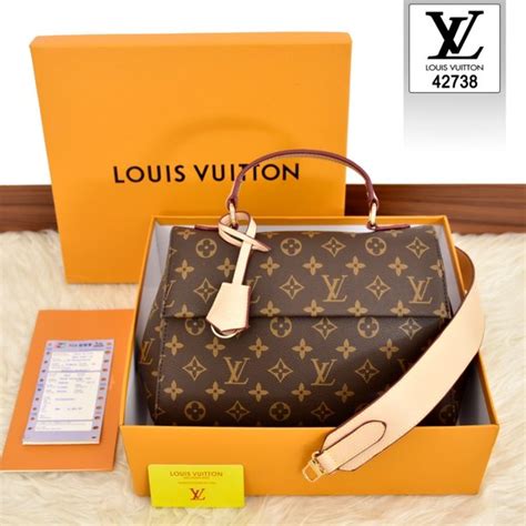 tas tangan Louis Vuitton